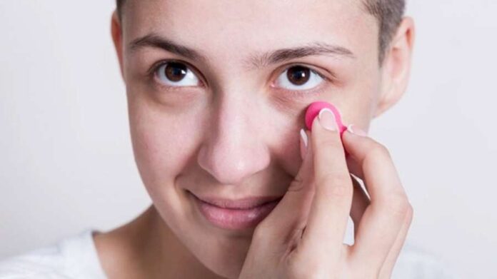 Turmeric will help to remove dark spots under the eyes