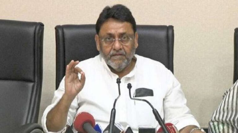 देवेंद्र फडणवीस के आरोप पर नवाब मलिक ने किया पलटवार