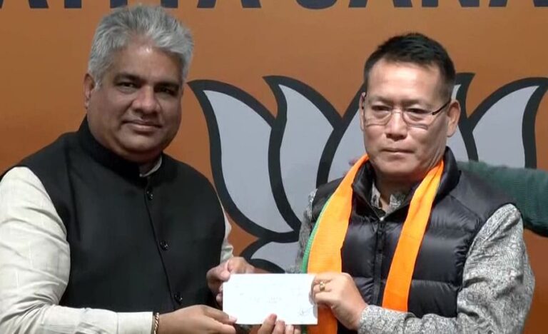 मणिपुर: मंत्री और फुटबॉलर लोटपाव हकीब बीजेपी में शामिल