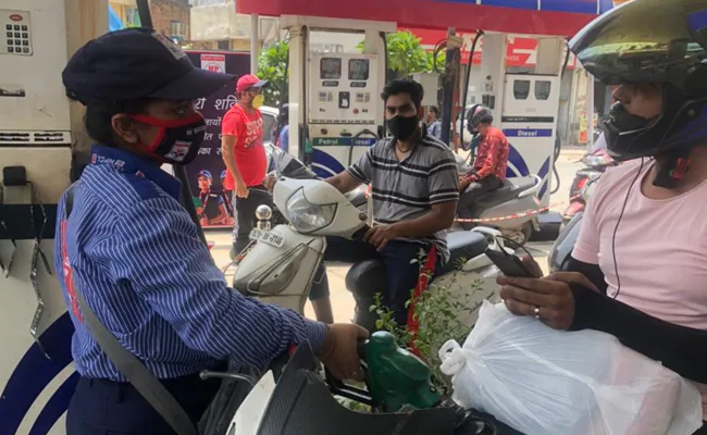 साल के आखिरी दिन भी पेट्रोल-डीजल के दामों में कोई बदलाव नहीं हुआ है