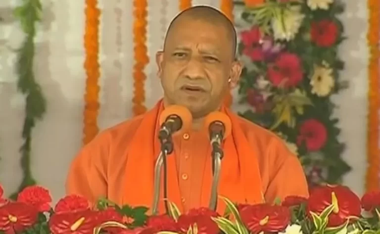 यूपी चुनाव 2022: एटा में बूथ अध्यक्ष के सम्मेलन में भाजपा अध्यक्ष की बौछार