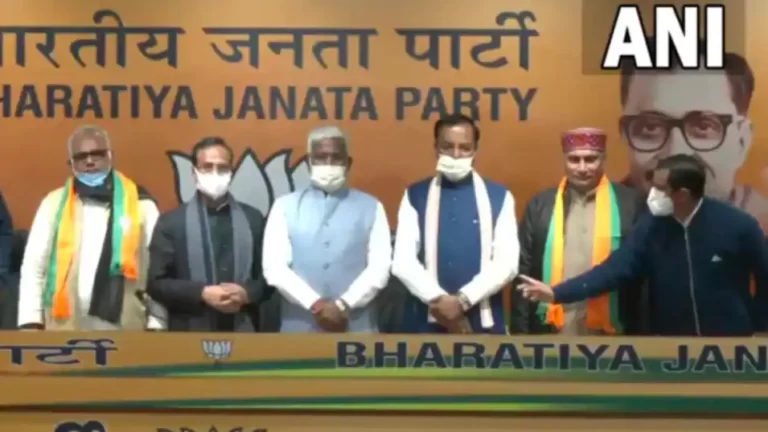 सपा विधायक हरिओम यादव और कांग्रेस विधायक नरेश सैनी भाजपा में शामिल 