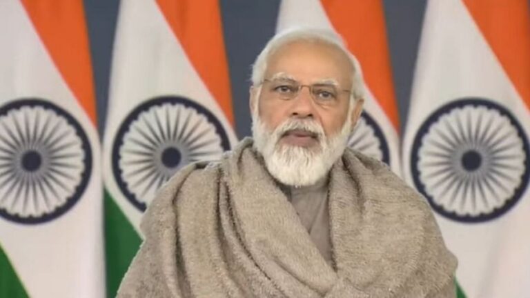 प्रधानमंत्री मोदी ने 10 करोड़ किसानों को भेंट किए उपहार