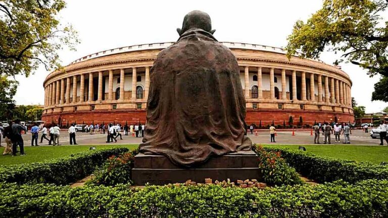 संसद में कोरोना विस्फोट ! कई दिशा-निर्देश जारी……