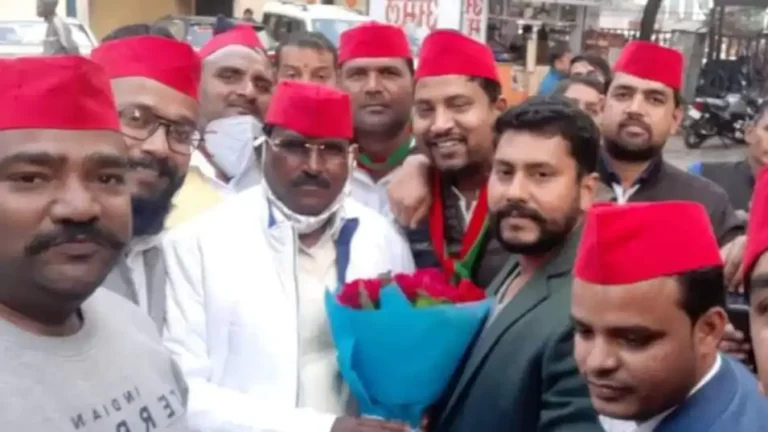 स्वामी प्रसाद मौर्या के बाद बीजेपी के 3 और विधायक साइकिल पर सवार
