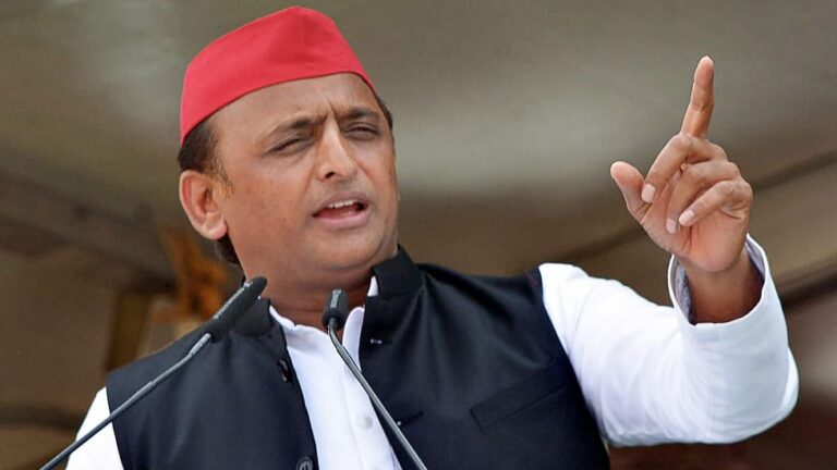 लग्जरी कार से चलते हैं लेकिन उनके नाम एक भी कार नहीं