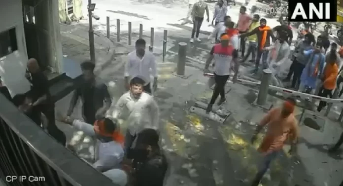 मुख्यमंत्री अरविंद केजरीवाल