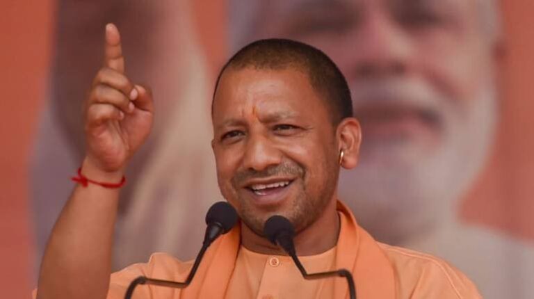 यूपी चुनाव: छठे चरण में सीएम योगी पर है सभी की निगाहें, जानिए गढ़ में क्या हैं समीकरण