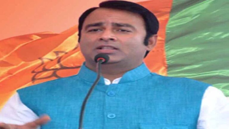 विधानसभा चुनाव में हार के बाद जनता के बीच पहुंचे संगीत सोम, कहा- पहले की तरह विकास के लिए काम करेंगे