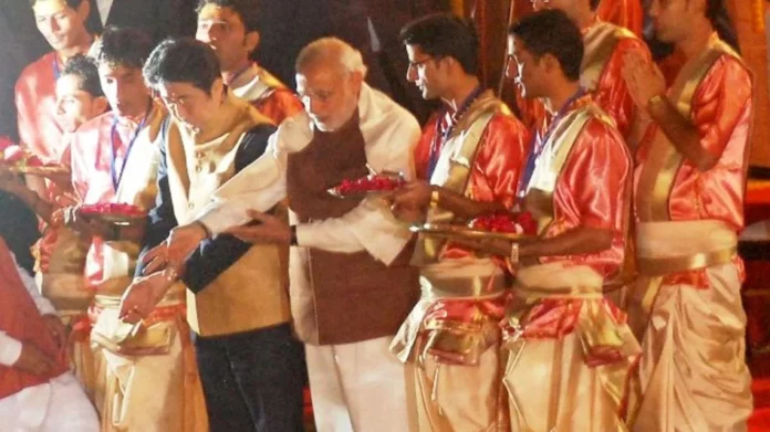 शिंजो को भारत ने दिया पद्म विभूषण से लेकर नेताजी पुरस्कार, काशी में जापानी नेता शामिल