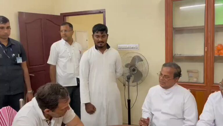 क्या जीसस ही असली भगवान का रूप हैं ? राहुल गाँधी का पादरी जॉर्ज पोन्नैया से सवाल
