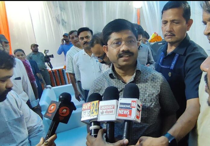पीडीए कर्मचारी संगठन में नवनिर्वाचित पदाधिकारियों को कैबिनेट मंत्री नन्दी ने शपथ दिलाई